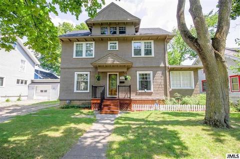 780 Crescent