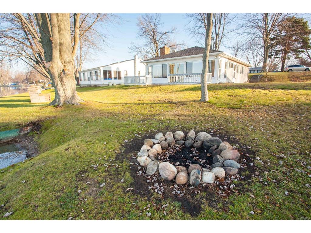 322 Dewey Lake Bch