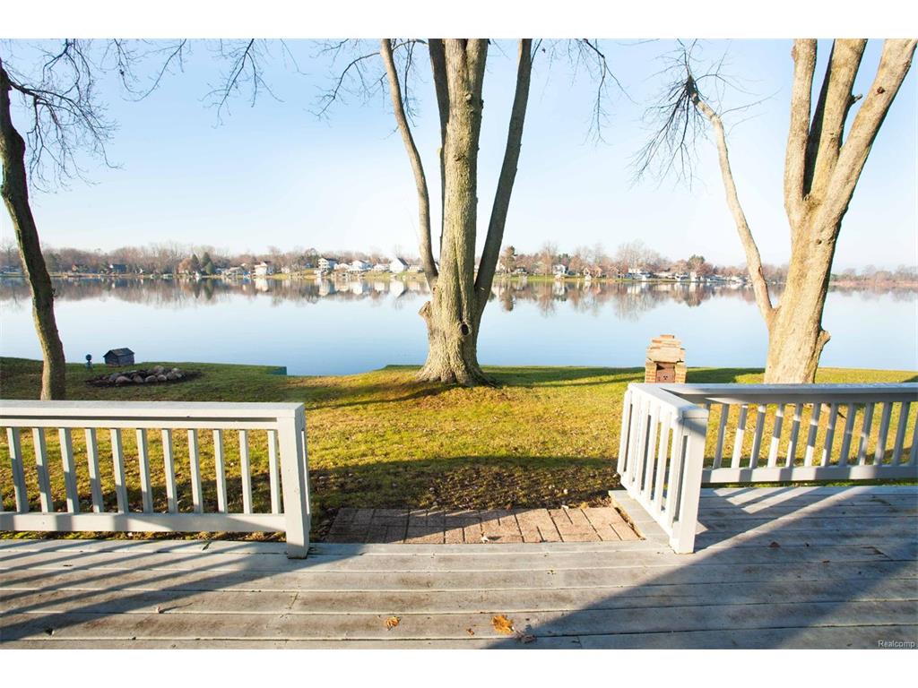 322 Dewey Lake Bch