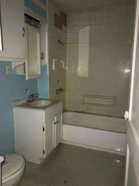 4 E Hallett St