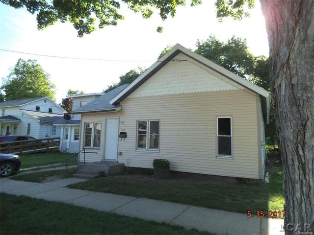 230 N East