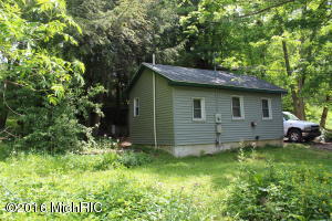 For Sale: 17900 Spring Dr Barryton, MI 49305