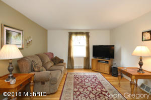 451 Netherfield St NW