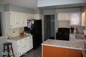 2427 140th Ave, Dorr MI 49323