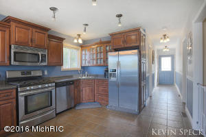 For Sale: 3785 Causeway Dr NE Lowell, MI 49331