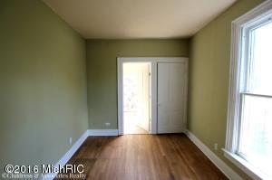 518 Spring St SE