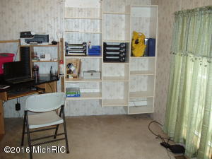 8818 S Mundy Ave, Newaygo MI 49337