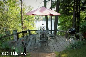For Sale: 4970 Juniper Rdg Newaygo, MI 49337