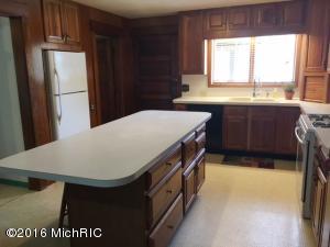 For Sale: 424 W Wheatland Ave Remus, MI 49340