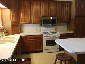 For Sale: 424 W Wheatland Ave Remus, MI 49340