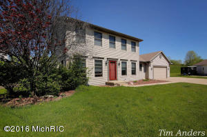 For Sale: 13 Coral Dr NE Rockford, MI 49341