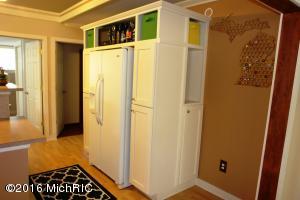For Sale: 6773 Northland Dr NE Rockford, MI 49341