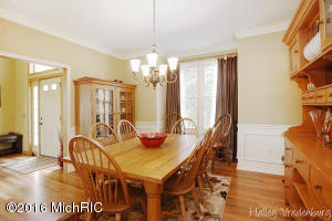 For Sale: 6675 Twin Springs Ct NE Rockford, MI 49341