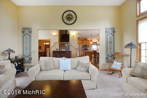 For Sale: 6675 Twin Springs Ct NE Rockford, MI 49341