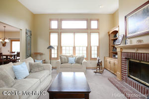 For Sale: 6675 Twin Springs Ct NE Rockford, MI 49341