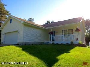 For Sale: 12065 Pine Cone Ct NE Rockford, MI 49341