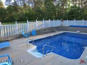 For Sale: 12065 Pine Cone Ct NE Rockford, MI 49341