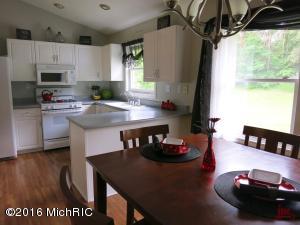 For Sale: 12065 Pine Cone Ct NE Rockford, MI 49341