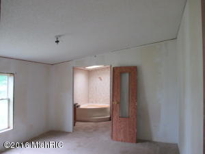 For Sale: 1804 2nd St Shelbyville, MI 49344