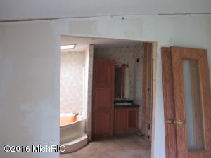 For Sale: 1804 2nd St Shelbyville, MI 49344