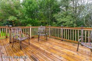 1231 13 Mile Rd NE