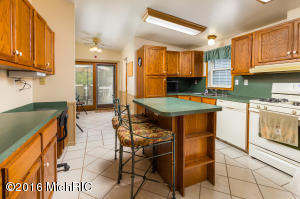 1231 13 Mile Rd NE