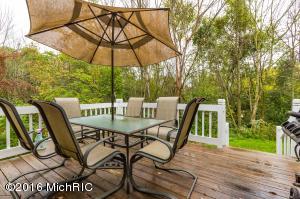 1231 13 Mile Rd NE