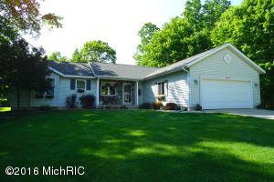 For Sale: 9260 Clubhouse Dr Stanwood, MI 49346