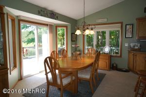 For Sale: 9260 Clubhouse Dr Stanwood, MI 49346