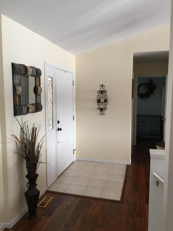 350 S Maple Rd