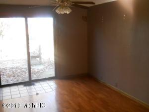 4936 E Us 10