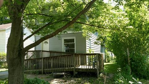 1125 Douglas