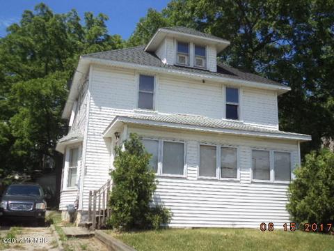 1125 Douglas