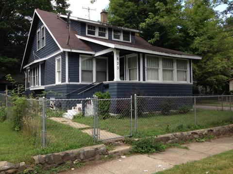 1125 Douglas