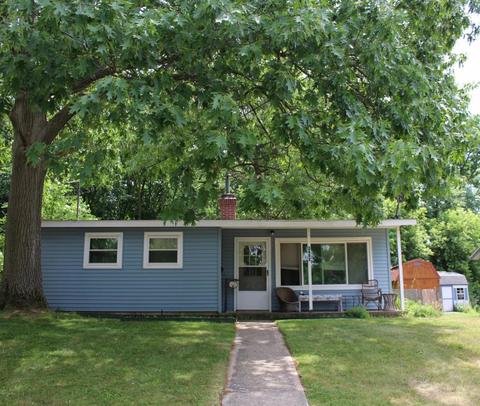 1125 Douglas
