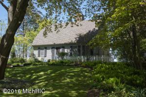 2042 Lake Michigan Dr