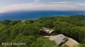 For Sale: 1864 Far Hills Ct Grand Haven, MI 49417