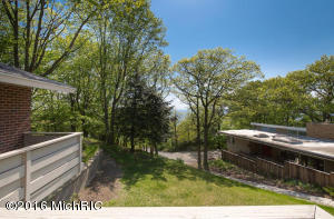 For Sale: 1864 Far Hills Ct Grand Haven, MI 49417