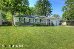 For Sale: 3930 42nd St SW Grandville, MI 49418