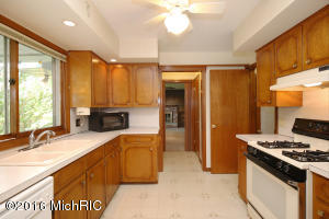 For Sale: 3930 42nd St SW Grandville, MI 49418