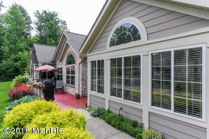 For Sale: 5240 Riverflow Ave SW Grandville, MI 49418