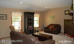 For Sale: 3476 Autumn Wood Dr Hamilton, MI 49419