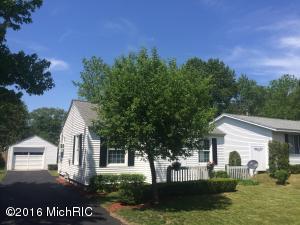 For Sale: 573 W 21st St Holland, MI 49423