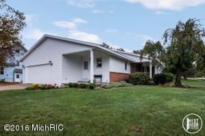 607 Van Raalte Ave