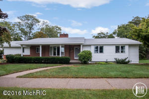 607 Van Raalte Ave
