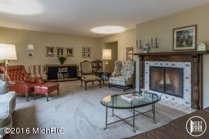 607 Van Raalte Ave