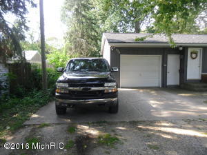 828 Butternut Dr
