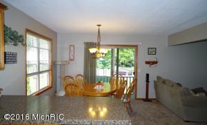 For Sale: 4108 Quail Run Dr Hudsonville, MI 49426