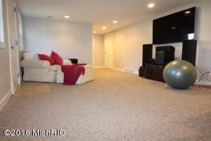8035 48th Ave