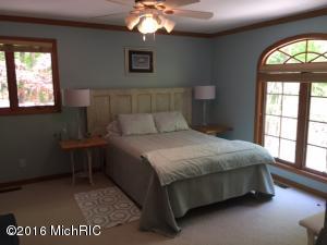 For Sale: 3340 Winnetaska Rd Muskegon, MI 49441